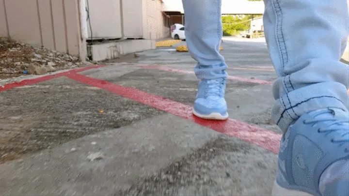 Latina Milf Giantess Lola Baby Blue Sneakers Summer walk