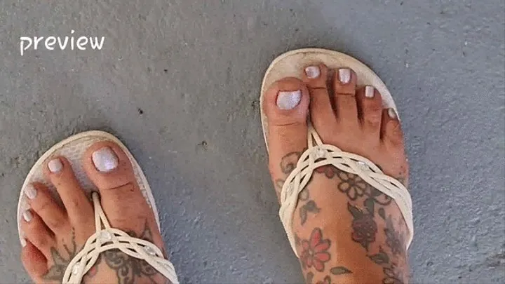 Well worn Flip flop walking toe wiggles mkv