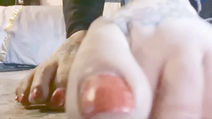 Under Giantess Lolas Sweaty Feet Fetish after jogging in her NikeSneakers no socks after a long jog Sweaty Smelly Feet One Shoe Show Slowly takes off her sneakers and describes what they smell like Wrinkled Soles Scratching Soles w Big Toe Jerking off Big