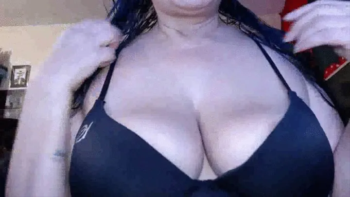 Latina Milf Giantess Lolas Black Bra Bouncy Boob Cleavage Cam JOI Stubly Hairy Underarm Fetish Cam Tickling Laughing and Giggling while telling you to jerk off to her because it makes her Wet mkv