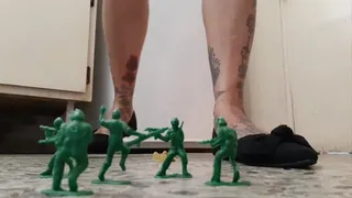 Giantess Lolass Big Pointy toed flats Crushing Army men