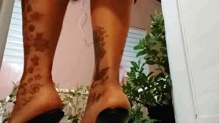 Giantess in a dress unaware Heel Popping Sexy Soles ShoePlay Asmr High heel sounds mkv