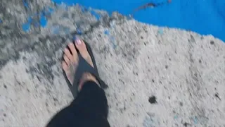 Lola walks in flip flops toe wiggling walking foot fetish cam