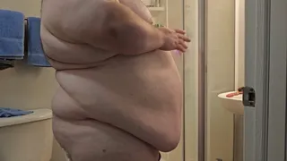 Squeezing into a tight shower with HisthiccnessXXX