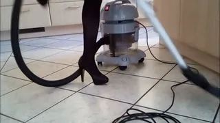 Lady2deluxe is vacuuming with Pantyhose and black High Heels in the Kitchen
