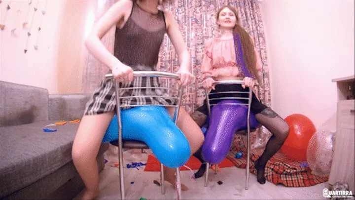 Q541 Ava teaches Kira to sitpop balloons on a chair - 2K