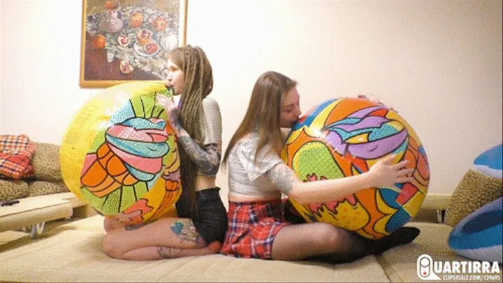 Q334 We blow up two big POP ART beachballs