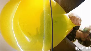 Q421 Sitpopping balloons from a kinky perspective