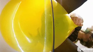 Q421 Sitpopping balloons from a kinky perspective