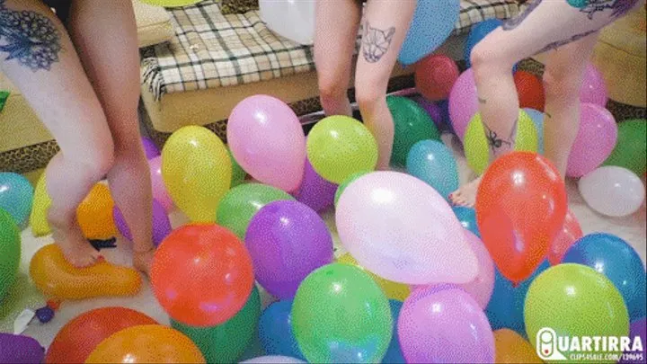 C29 Ava, Leya and Lilu stomp 300+ balloons barefeet