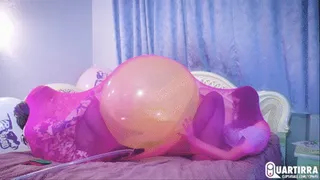 Q226 Ava and Leya pump to pop three 25'' balloons in a nylon sack