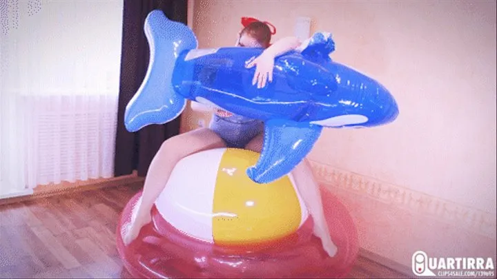 Q692 Derpy sits on big beachball and blows up blue Intex Whale