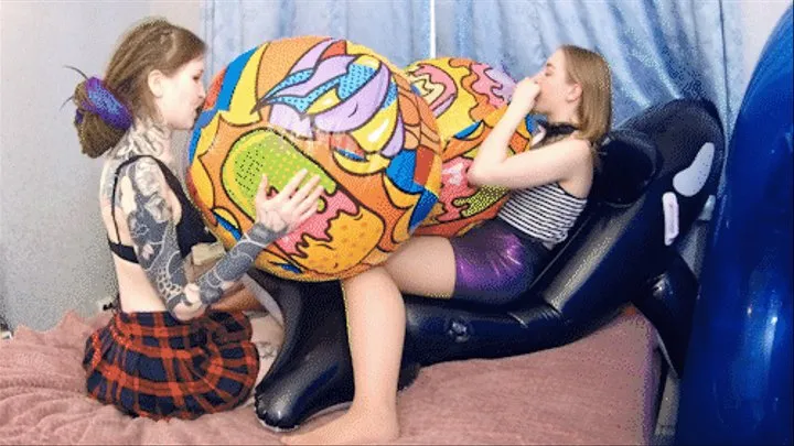 Q628 Ava and Kira blow two big PopArt beachballs together