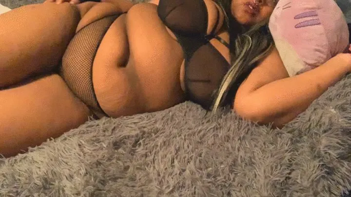 BBW Domme Belly Play in bed + POV Fuck