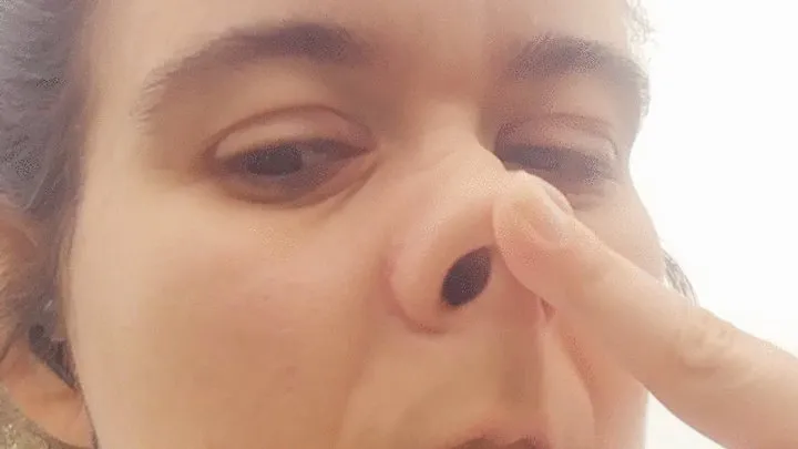 Piggy nose while walking