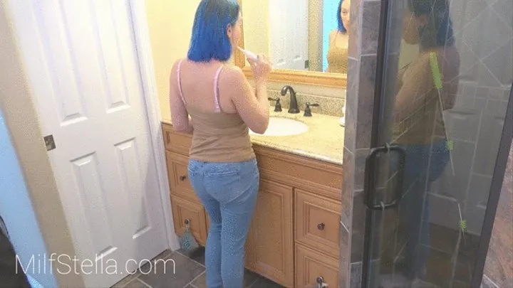 Quickie Bathroom Suck & Fuck