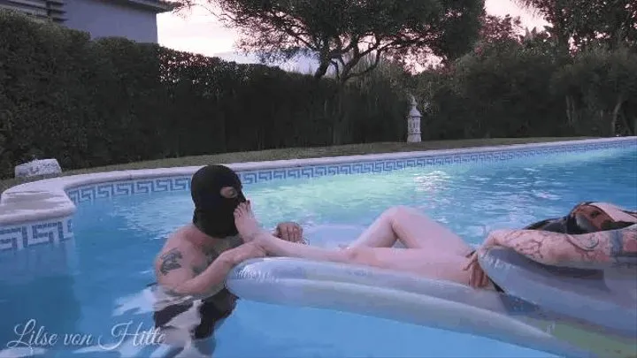 Footworship in the pool