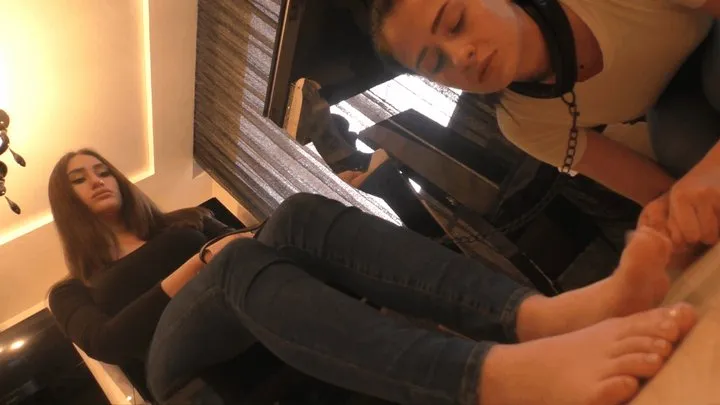 SARAH - Sit under the table and worship my feet, loser bitch