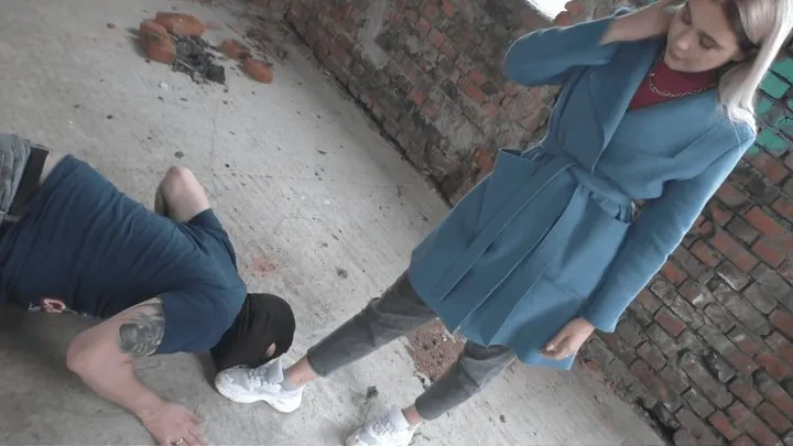 NICOLE - Walk through an abandoned house - Humiliates her pathetic loser slave