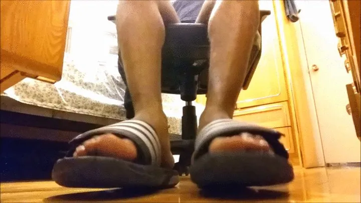 Male feet are relaxing (2018)