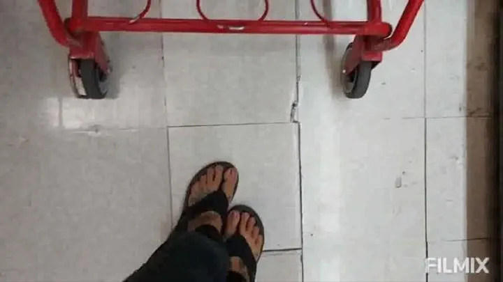 Shopping in Flip Flops Feet Voyeur cam mkv