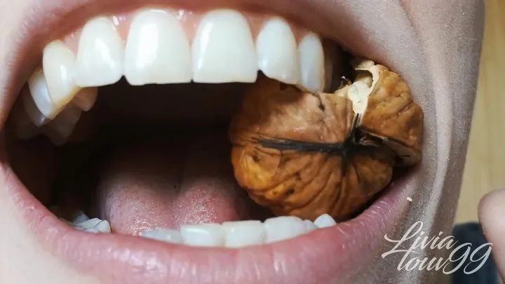 Walnuts crushing with my teeth