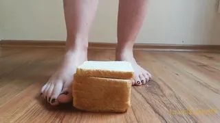 Barefoot bread crush