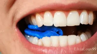 Plastic bottle cap crush with my teeth