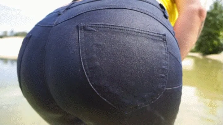 Hot wet jeans ass