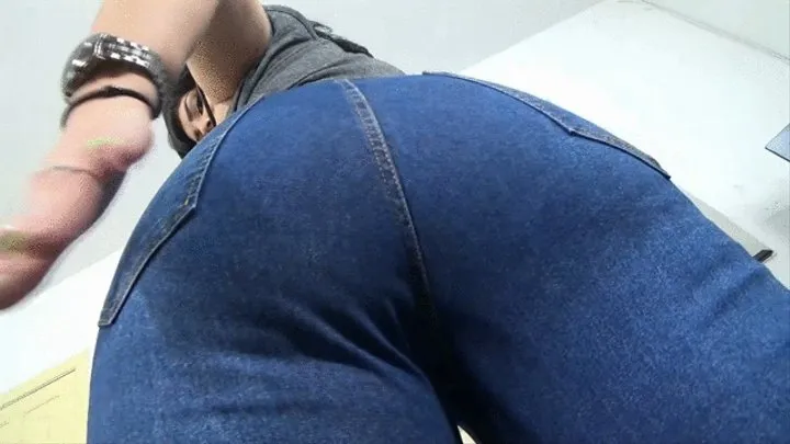 SEXY GOTHIC GIRL WITH BIG BUTT FARTING IN JEANS PANTS PART 2 BY KETLYN RAVENA (CAMERA BY RENAN)