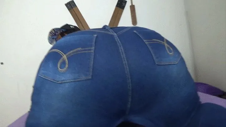 GIANT AND AMAZING EBONY BBW FARTING WET ON JEANS PANTS PART 2 BY THAMMY BBW (CAM BY RENAN)