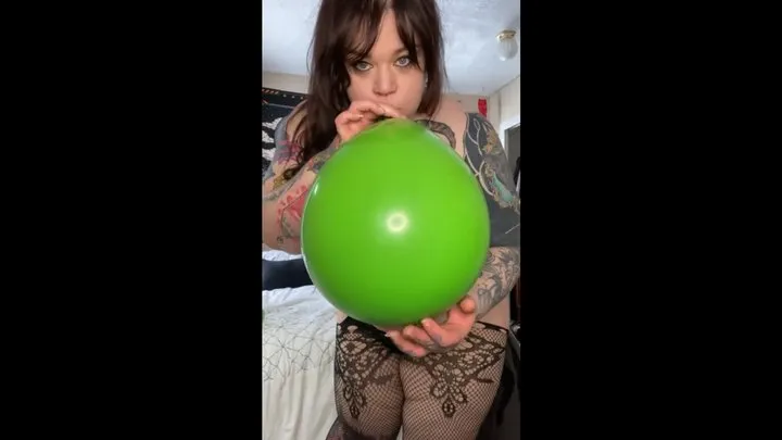 Bbw balloon inflating