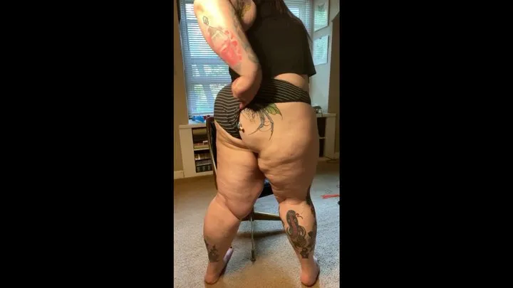 Bbw giantess farting buttcrush custom