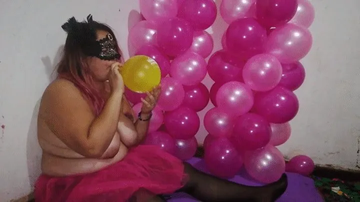 Blow and sit a LoonerWorld balloon topless