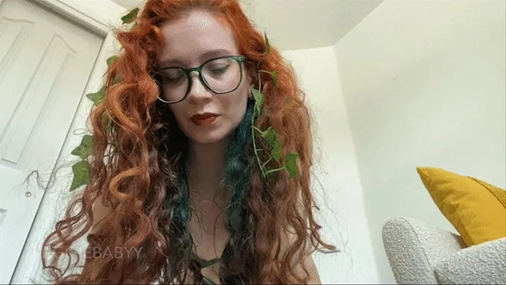 futa Poison Ivy facefucks Batman into being her slave - SD