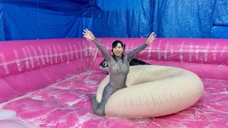 Inflatable Play in Lotion Ocean at Fuwafuwa Place!