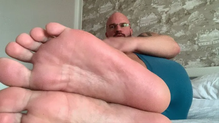 I take you from the bar to my hotel to worship my feet