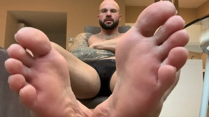 Sit at Daddys Feet and lets have a Chat