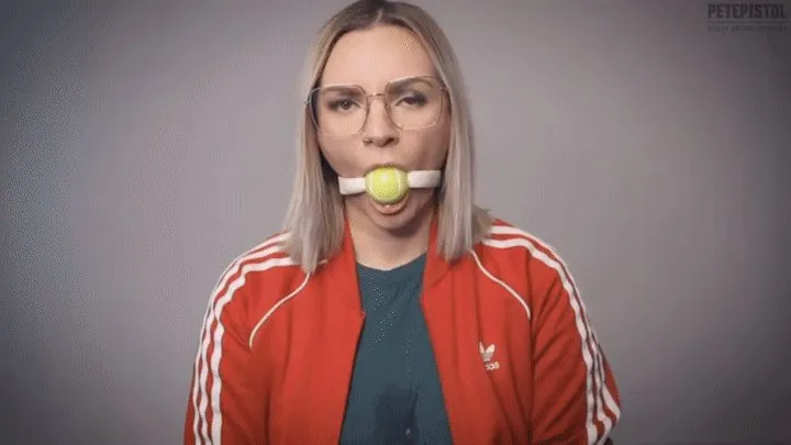 Emile E- Tennisball gag training short