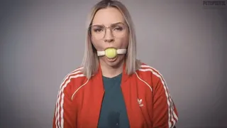 Emile E- Tennisball gag training short