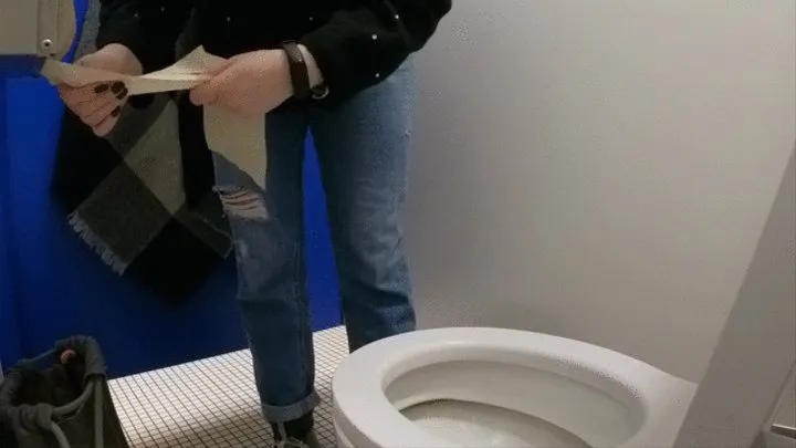 Farty toilet in the mall while christmas shopping