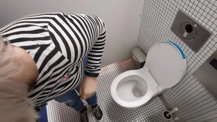 Embarrassing GIANT Farts in mall toilet next to other people