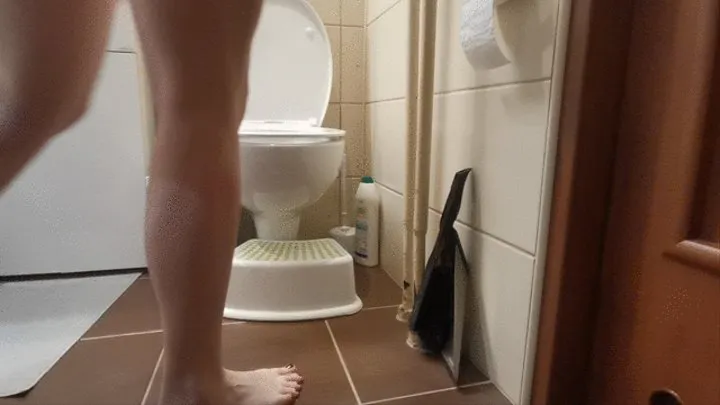 Quick toilet before work & touching my dripping pussy to orgasm - loud moans