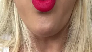 Blow you with my lips Custom video