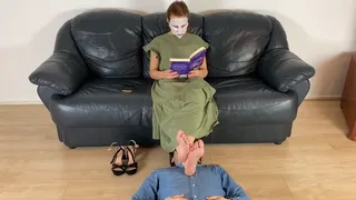 Foot Slave become ignored Footstool