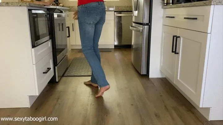 Pee Fetish In My Jeans & Squirting Orgasm