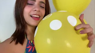 Nail Popping My Cute Yellow balloons Selfie