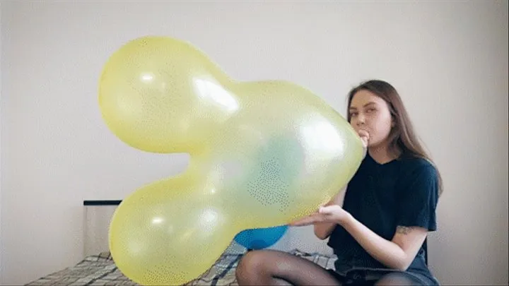 Leya BTP's two 32'' Mouse Head balloons