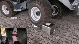 Mila - Tin can crushed with forklift truck