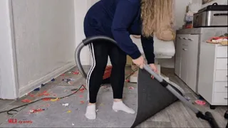 Mila - Balloon freestyle - vacuuming